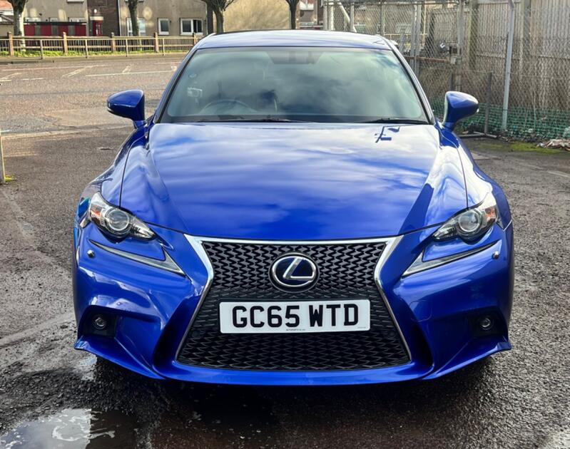 LEXUS IS