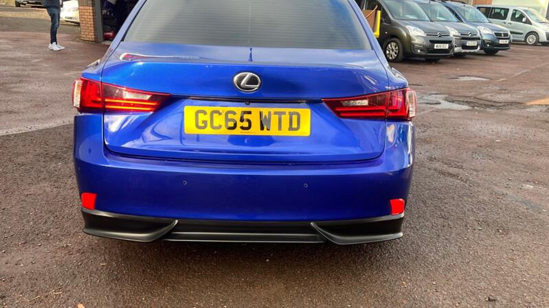 LEXUS IS