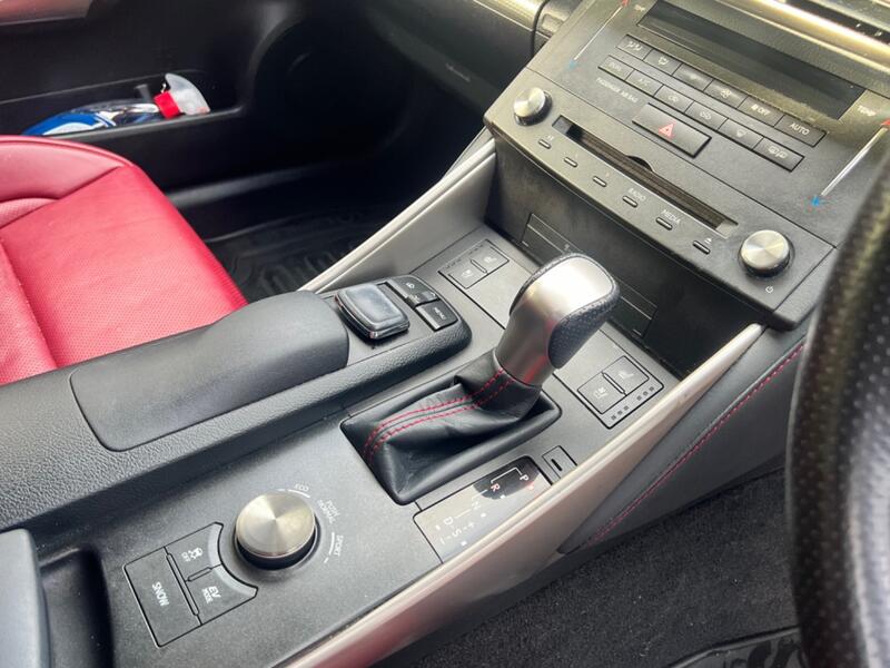 LEXUS IS