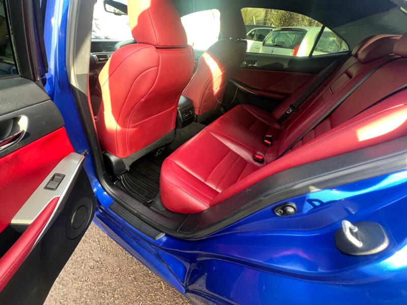 LEXUS IS